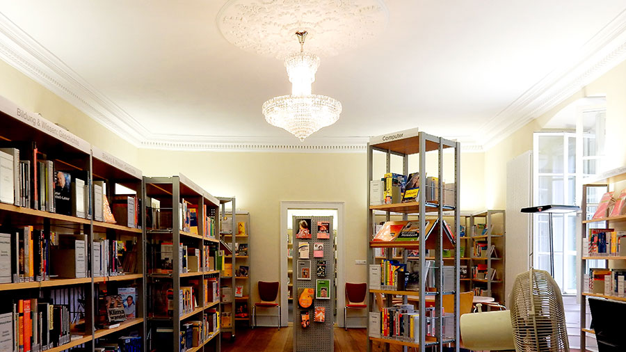 Bücherei im Haus Letmathe Foto: Ulrich Dornhoff